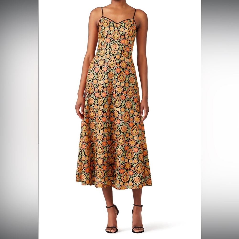 Beautiful embroidered Monique lhullier dress